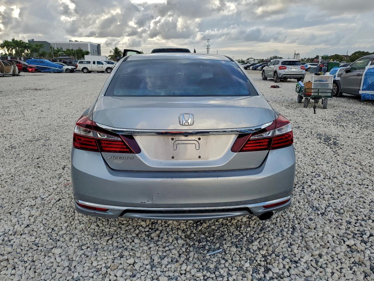 2017 HONDA ACCORD