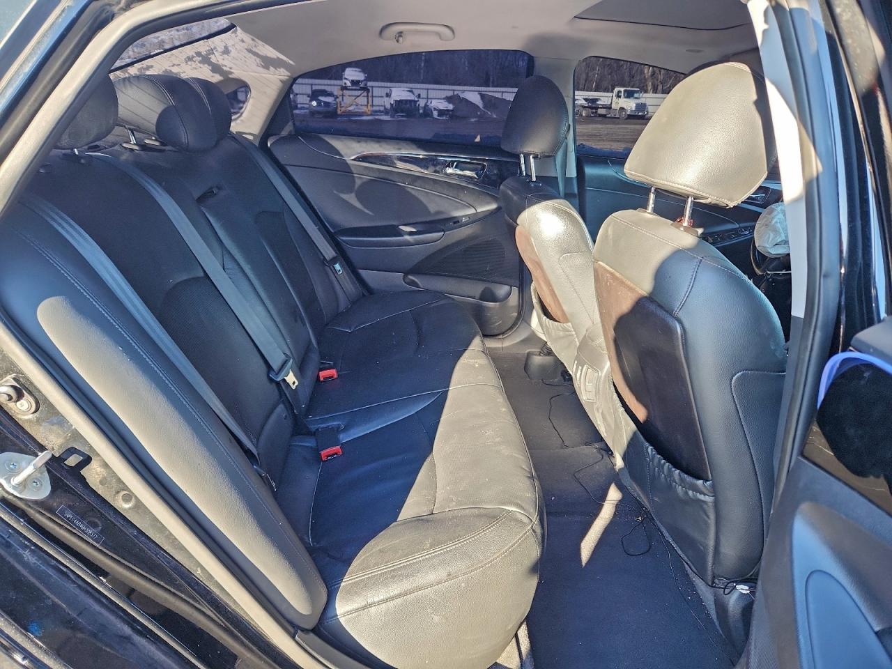 2011 HYUNDAI SONATA