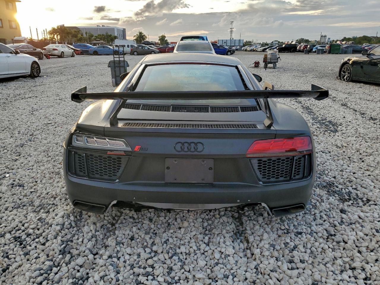 2017 AUDI R8