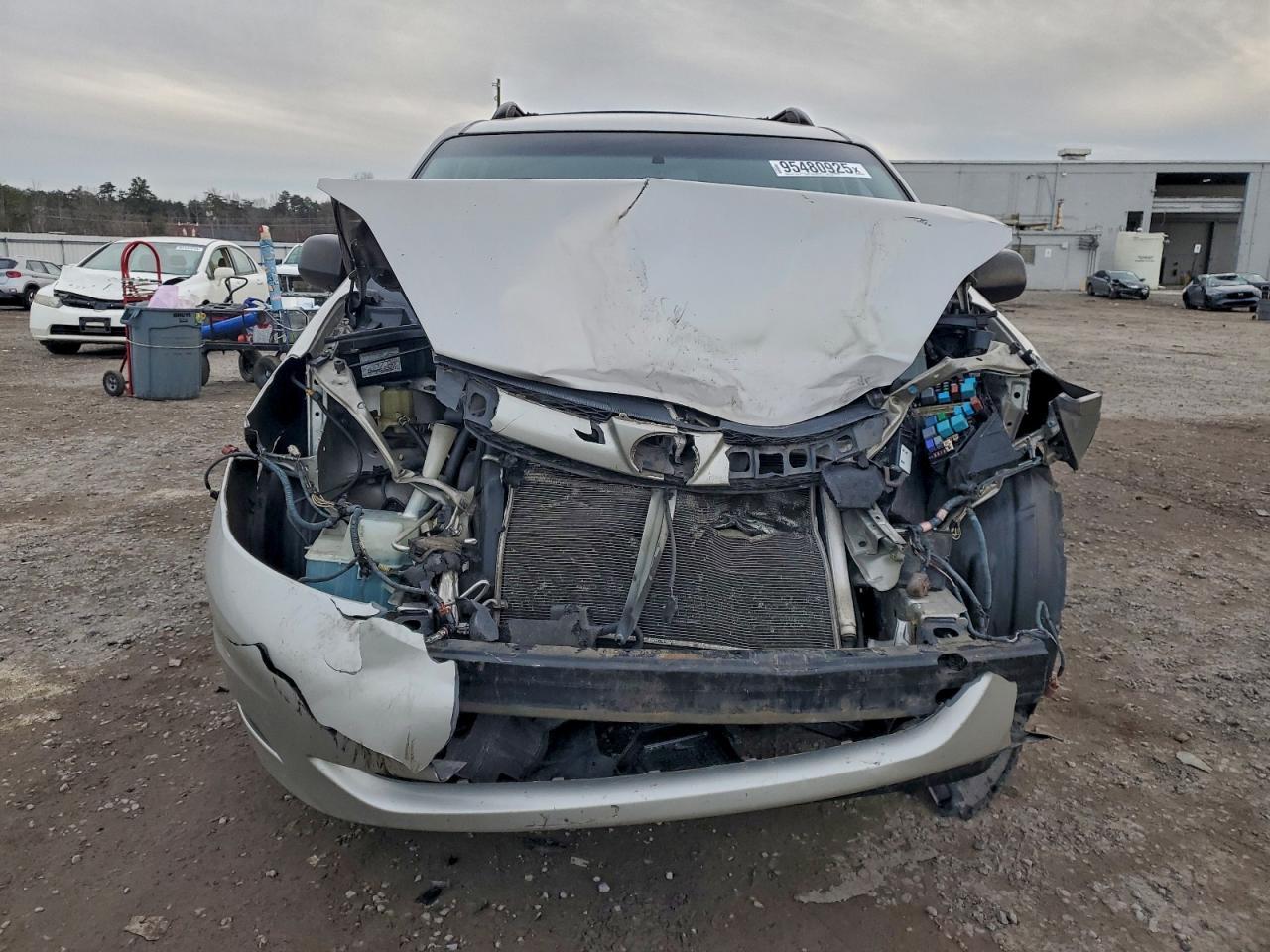 2009 TOYOTA SIENNA