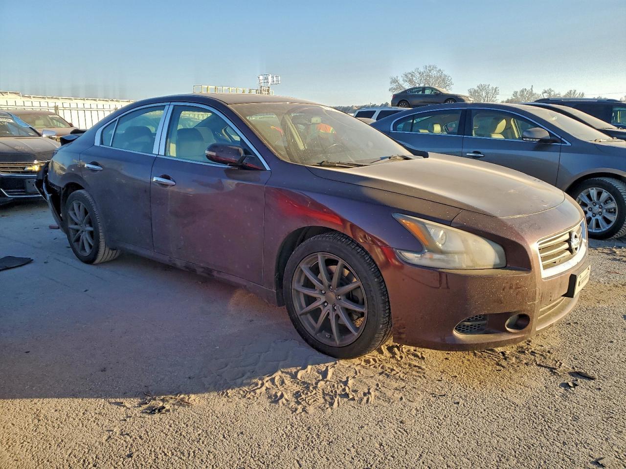 2014 NISSAN Maxima