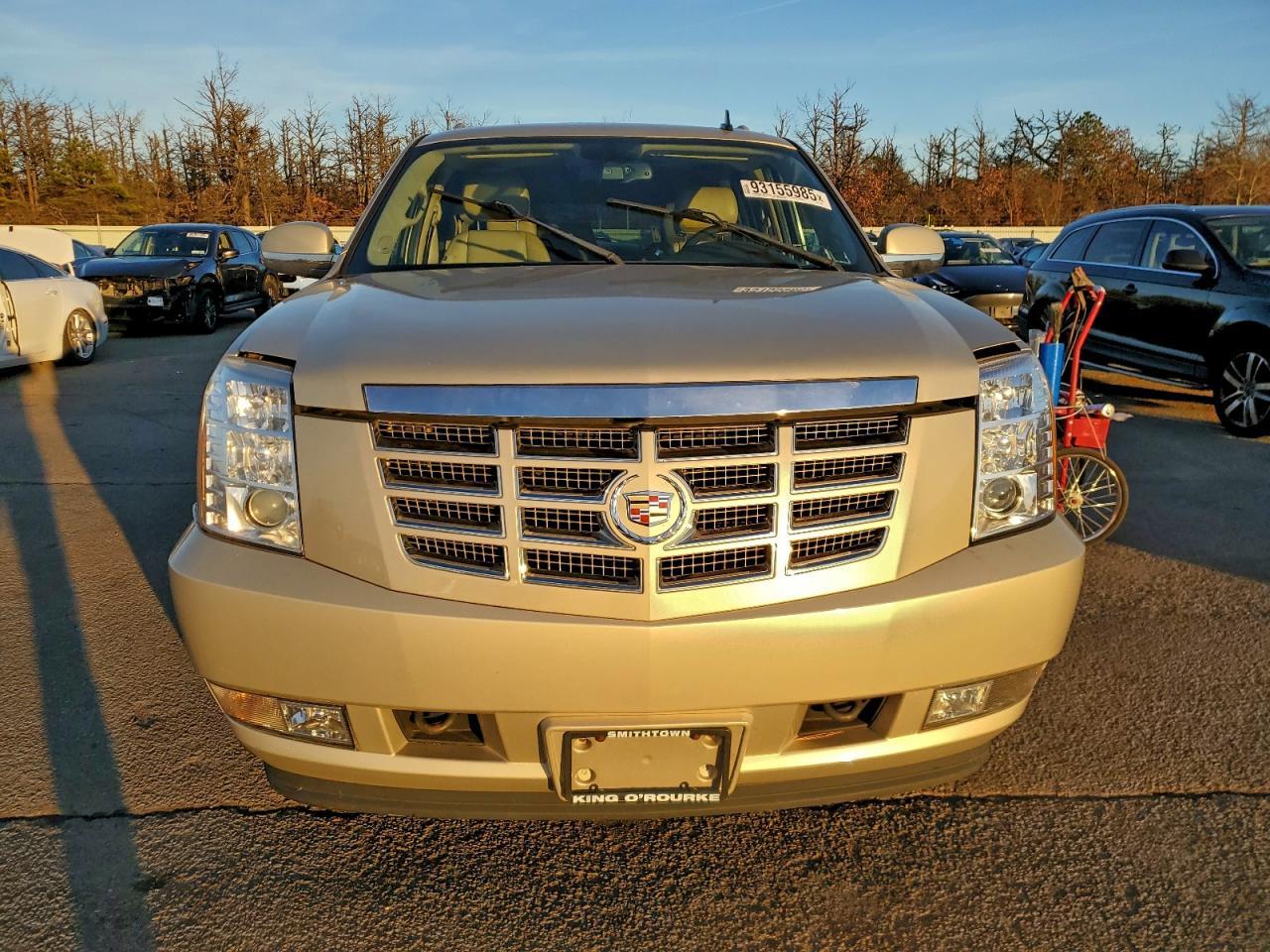 2011 CADILLAC Escalade ESV