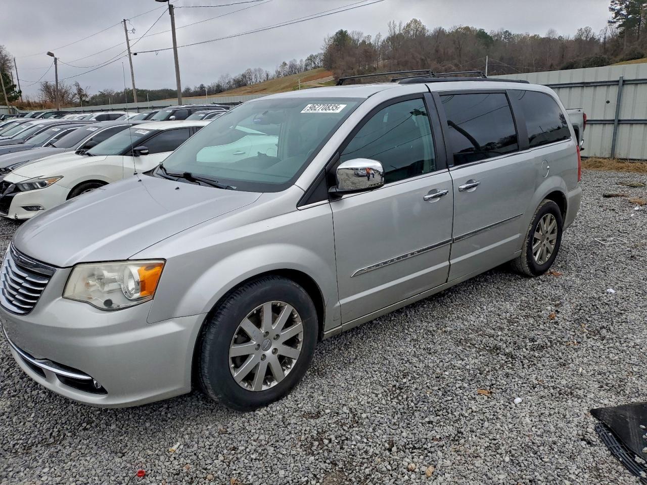 2012 CHRYSLER Town & Country