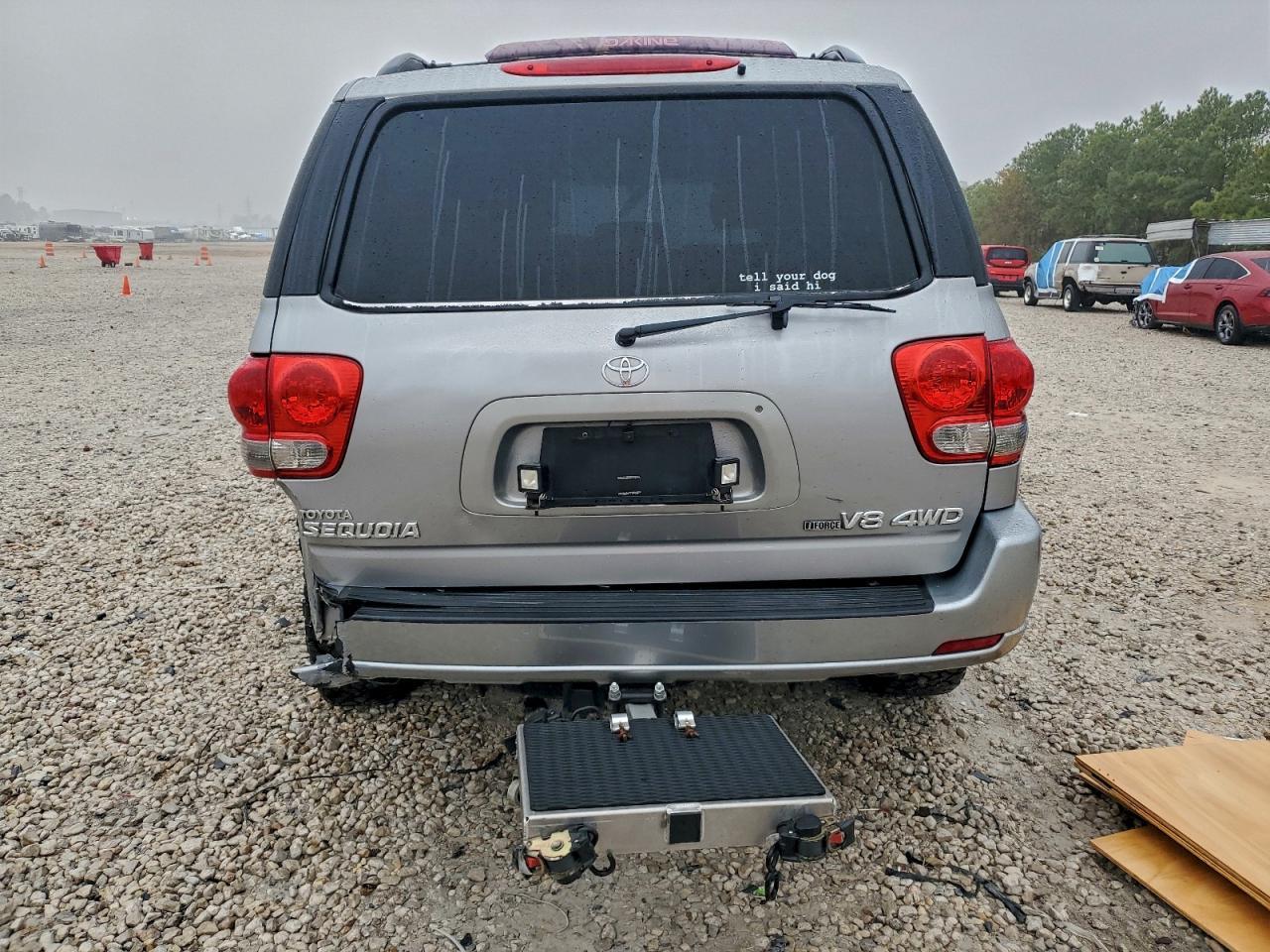 2005 TOYOTA Sequoia