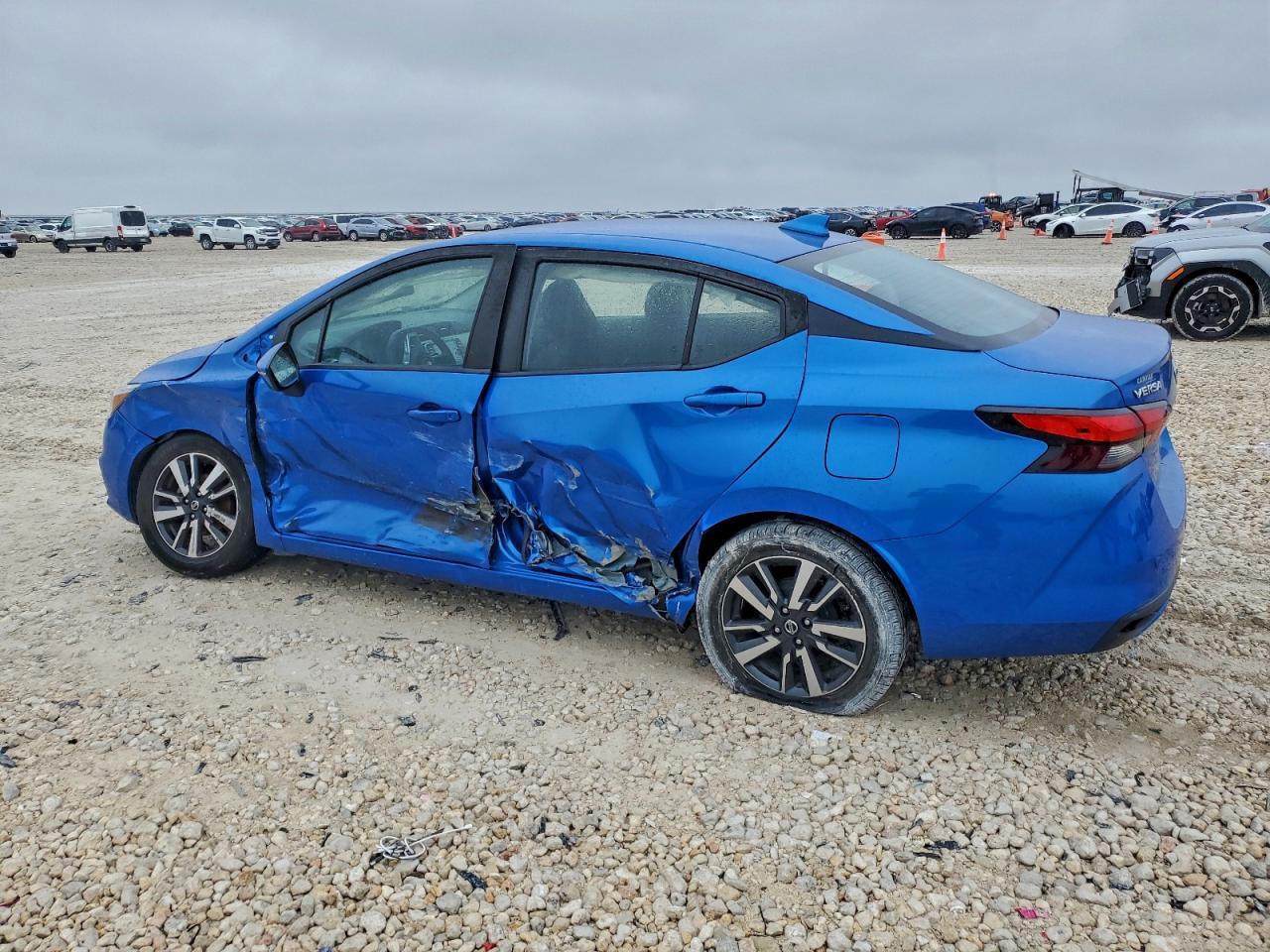 2021 NISSAN VERSA