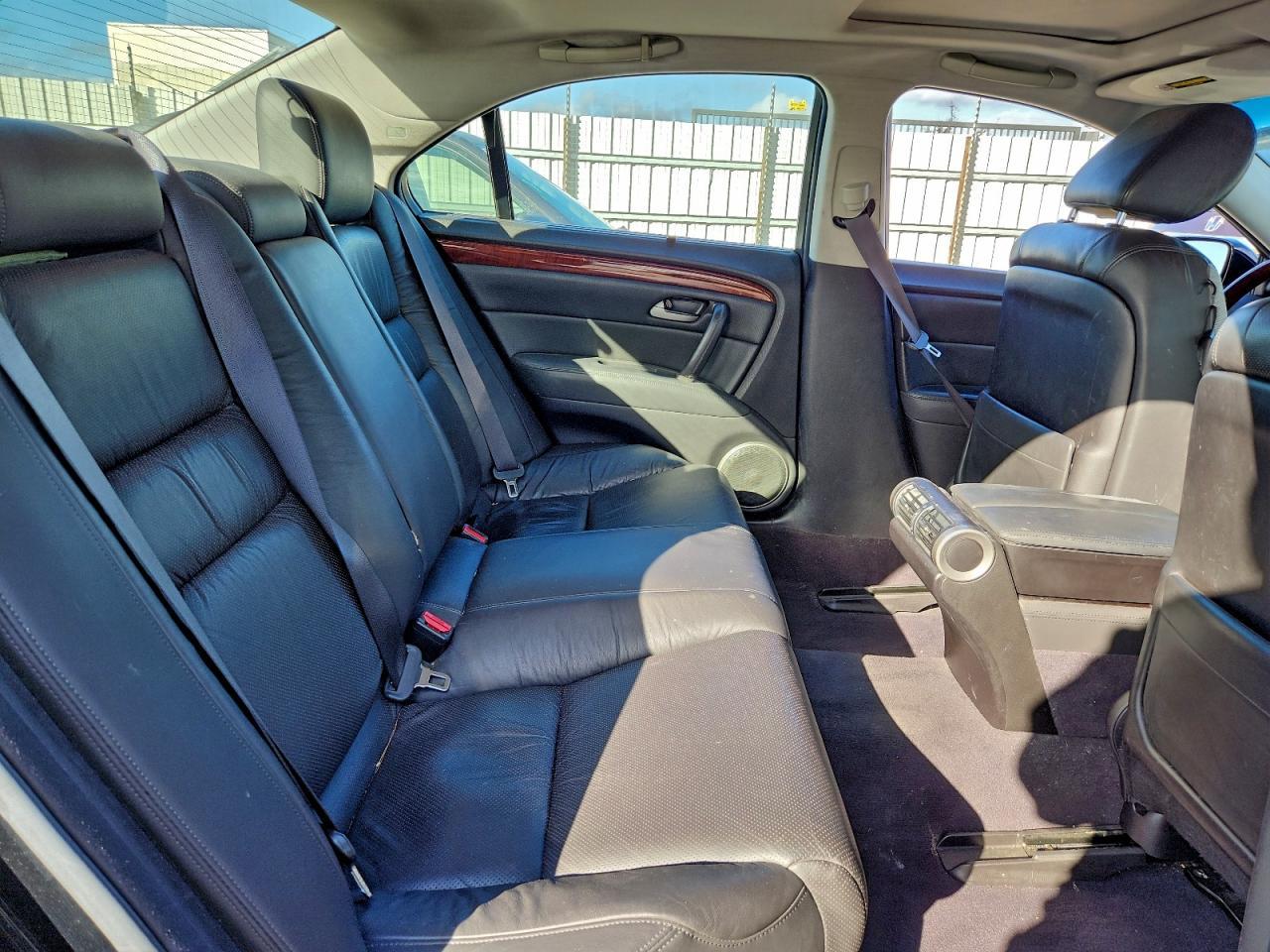2010 ACURA RL