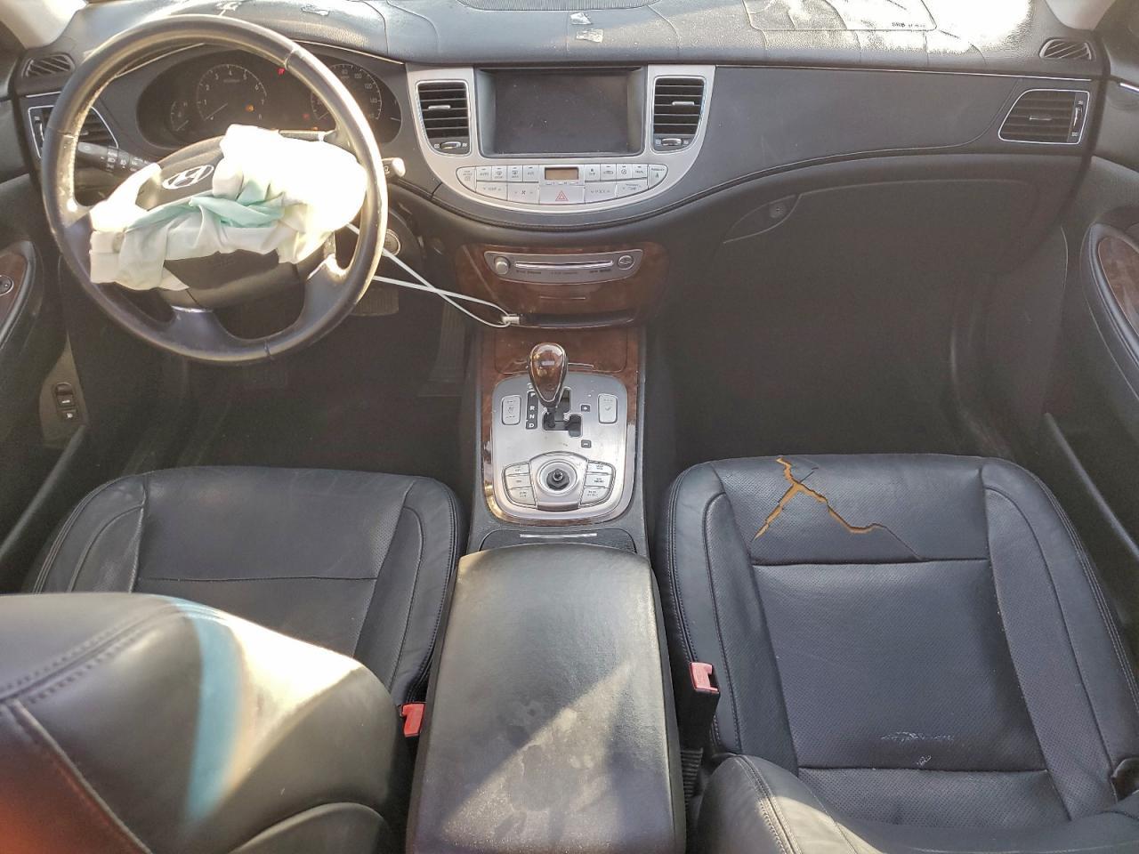 2011 HYUNDAI GENESIS
