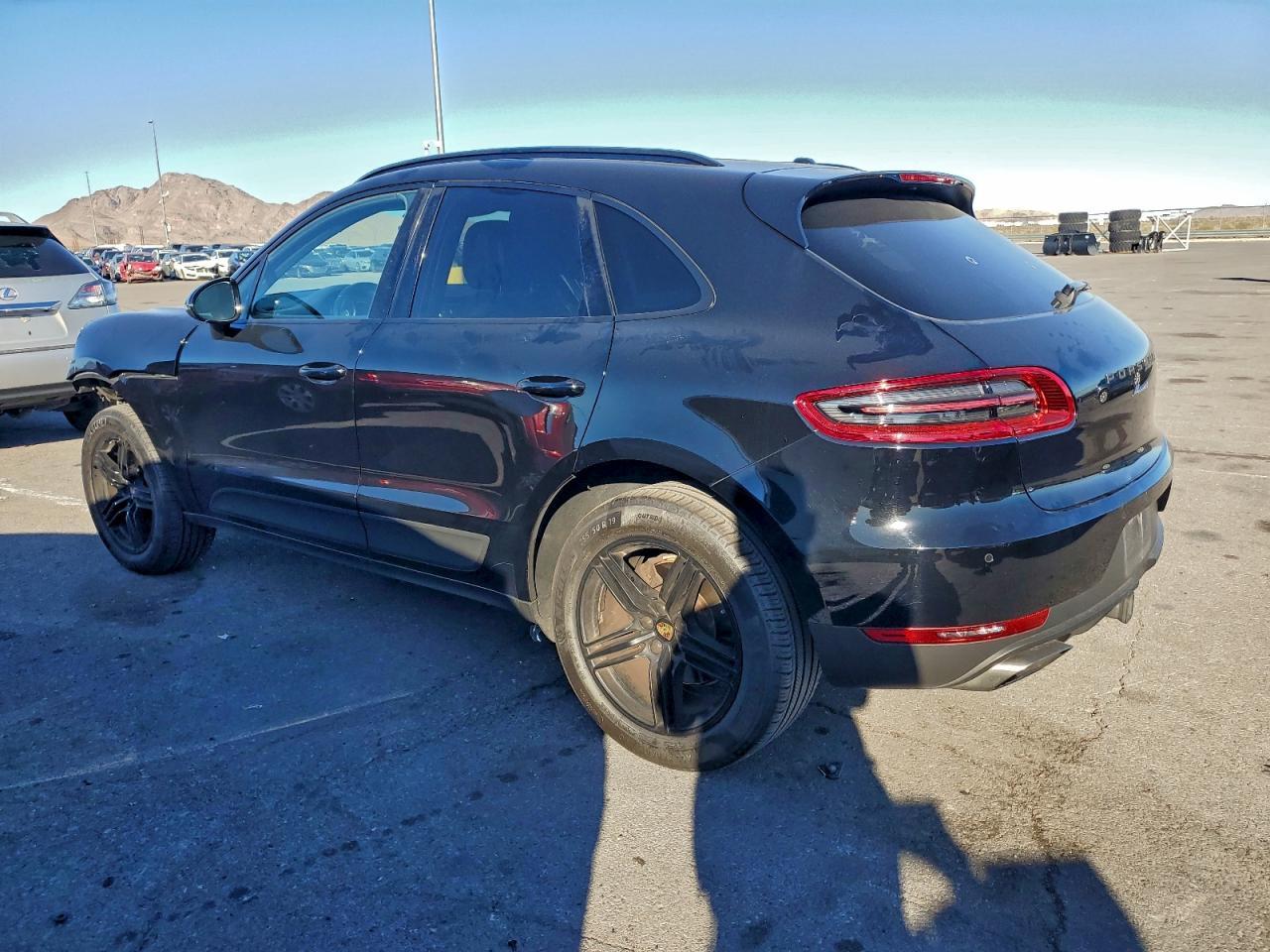 2018 PORSCHE Macan