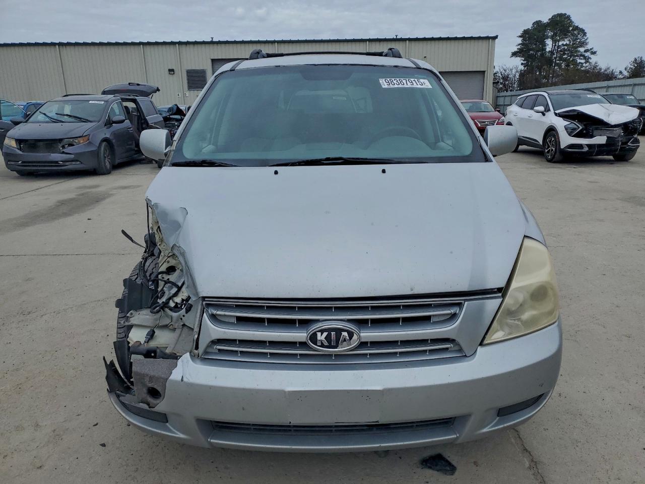 2008 KIA SEDONA