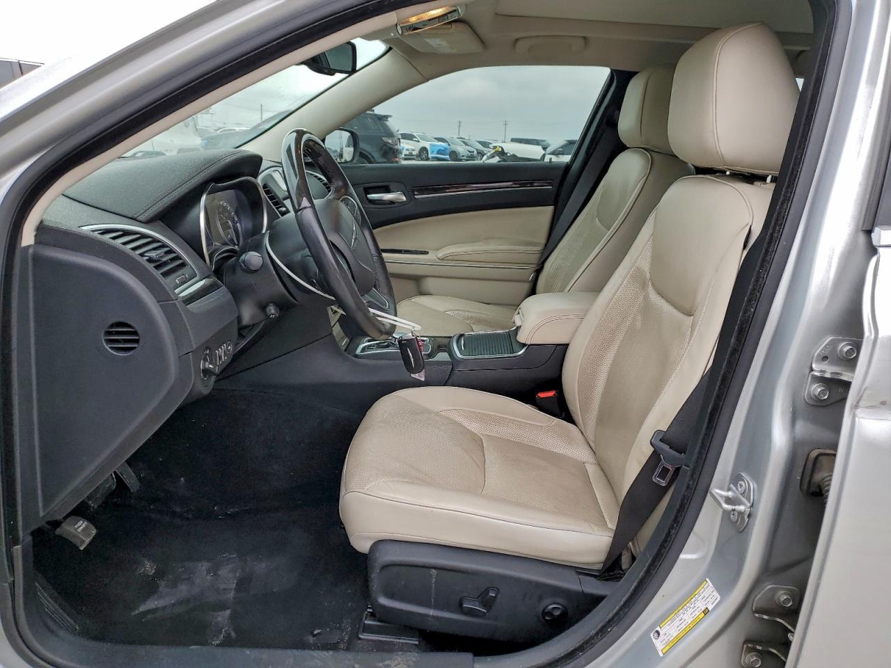 2019 CHRYSLER 300