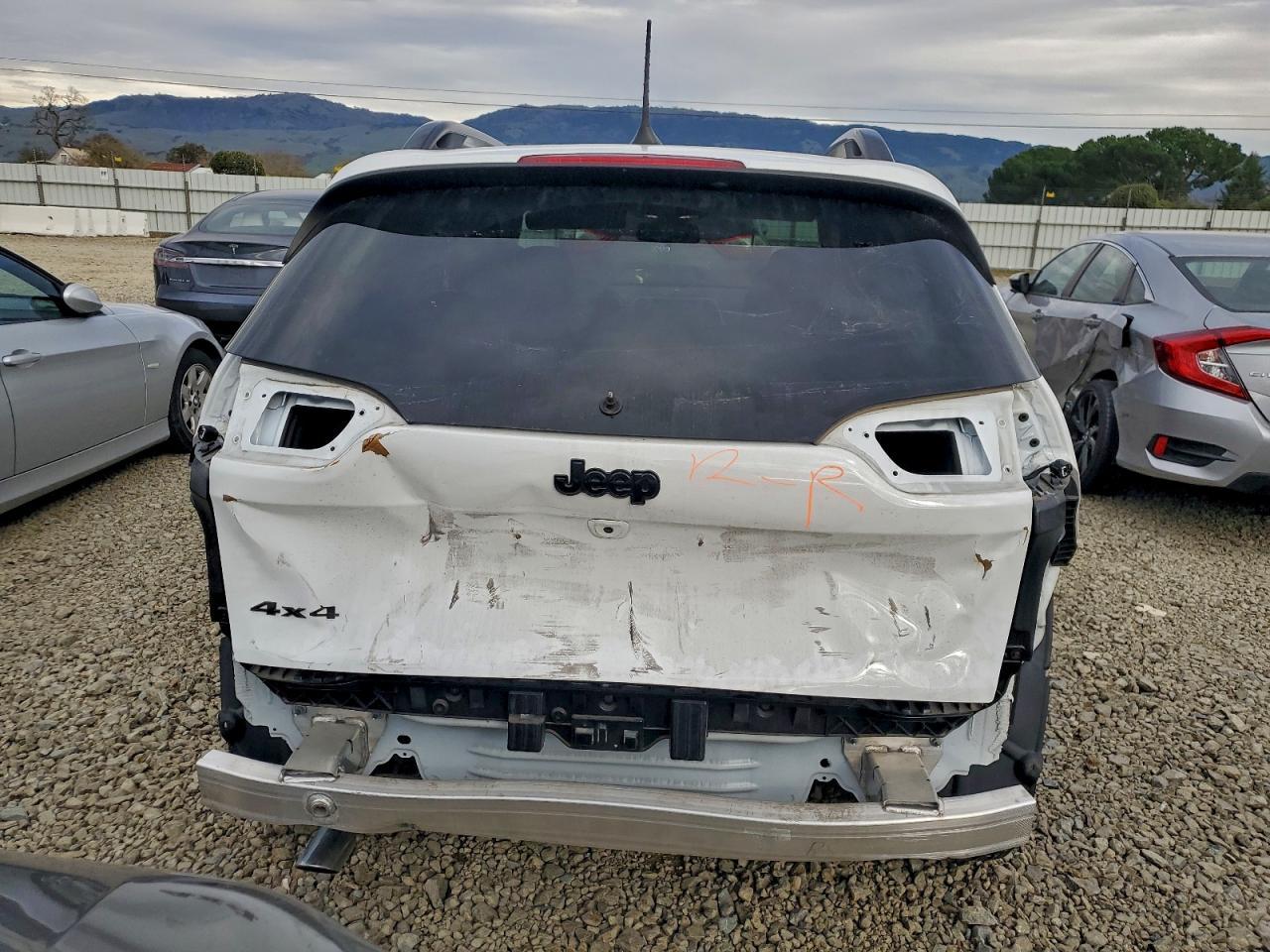2018 JEEP CHEROKEE