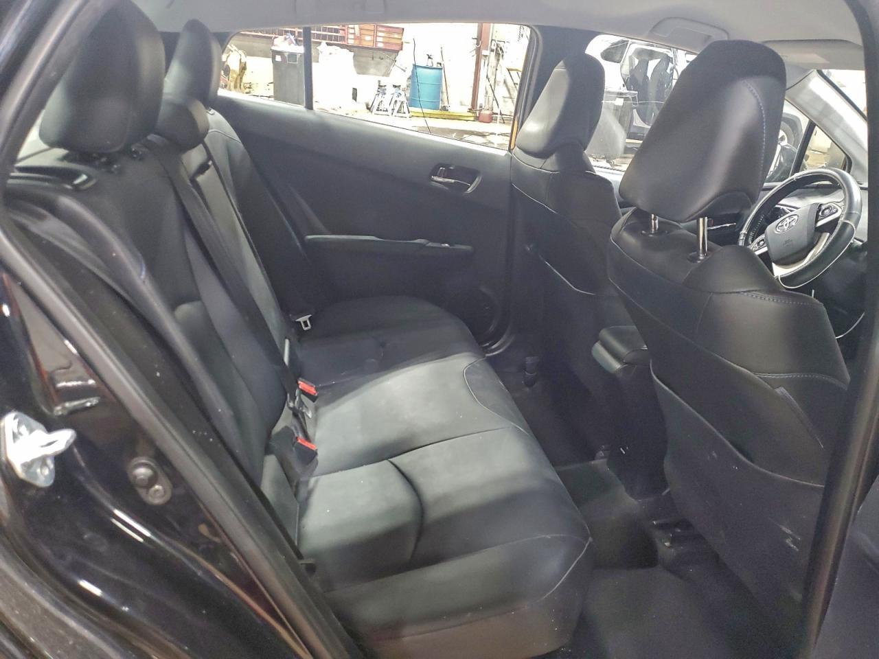 2016 TOYOTA PRIUS