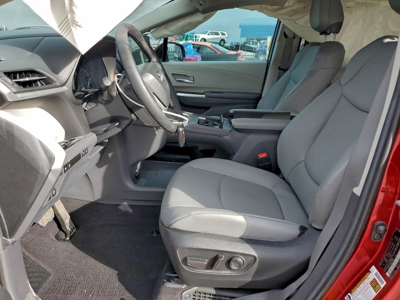 2024 TOYOTA SIENNA