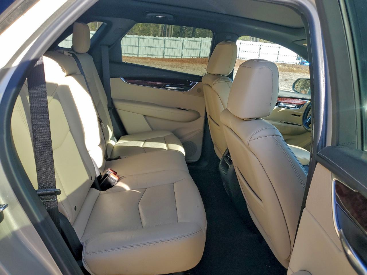 2017 CADILLAC XT5