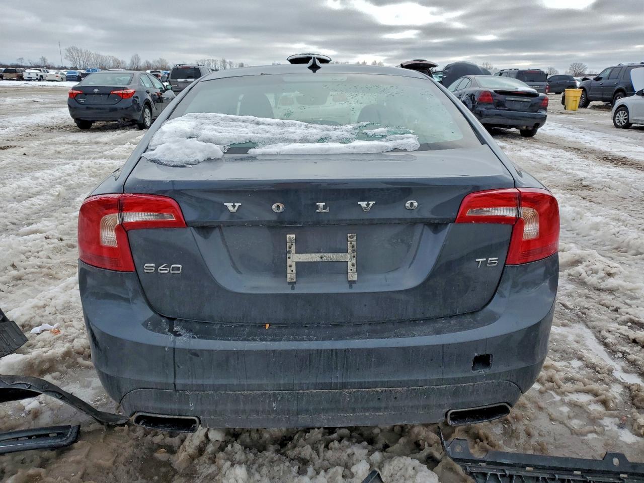 2016 VOLVO S60