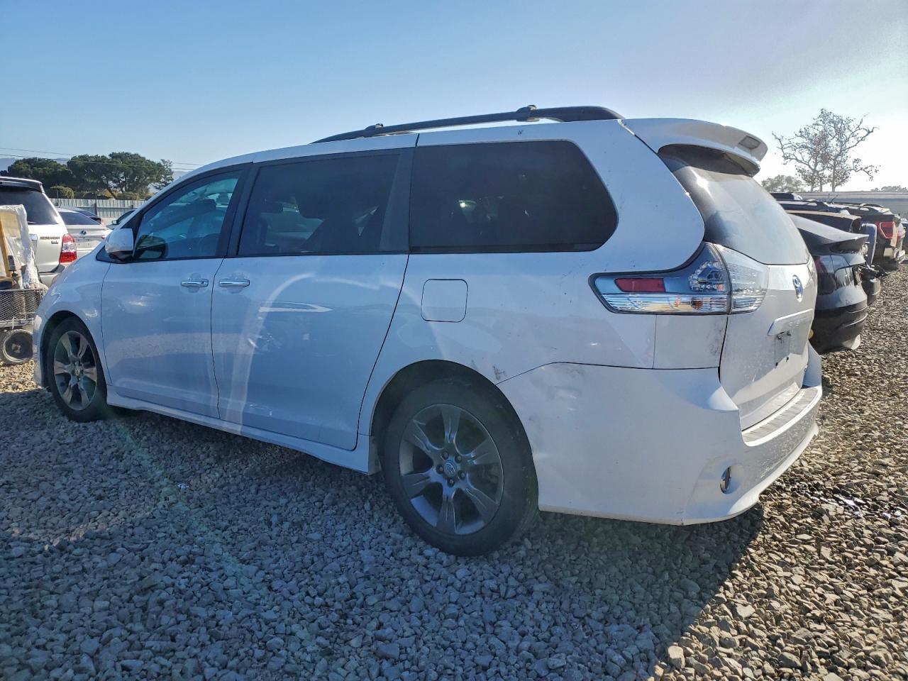 2015 TOYOTA SIENNA