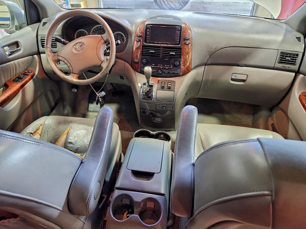 2005 TOYOTA SIENNA