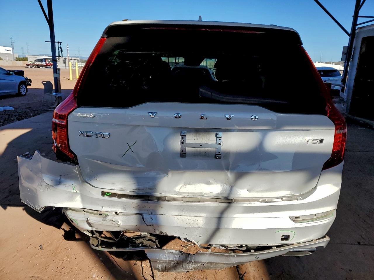 2020 VOLVO XC90