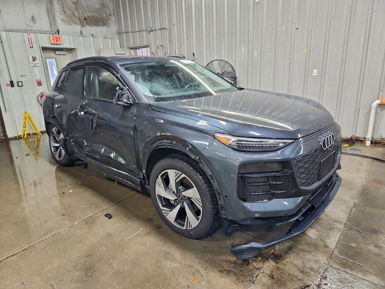 2025 AUDI Q6 e-tron