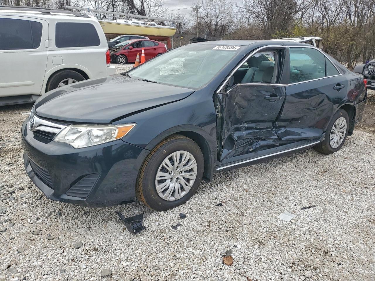 2014 TOYOTA CAMRY