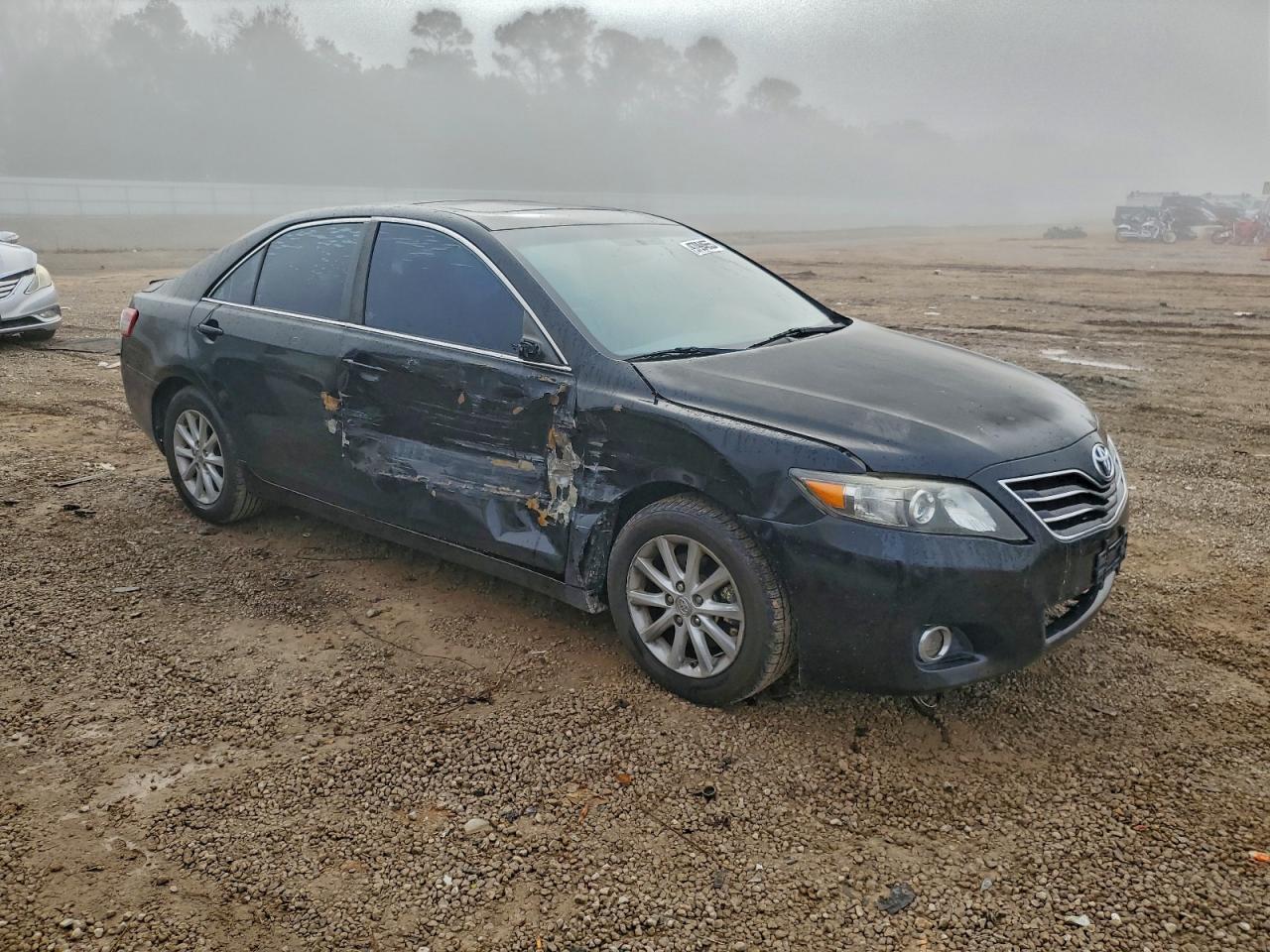 2011 TOYOTA CAMRY