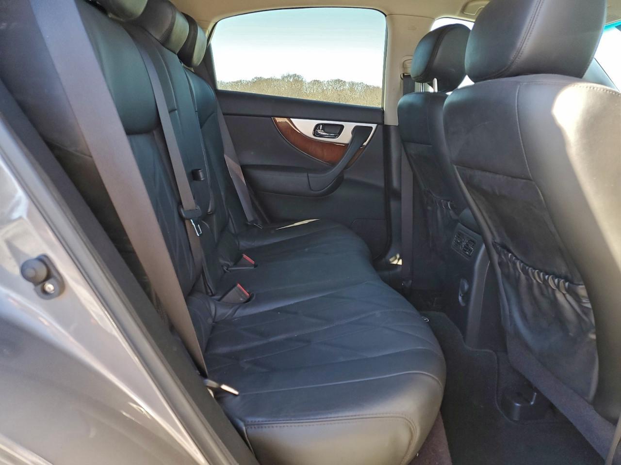 2011 INFINITI FX35
