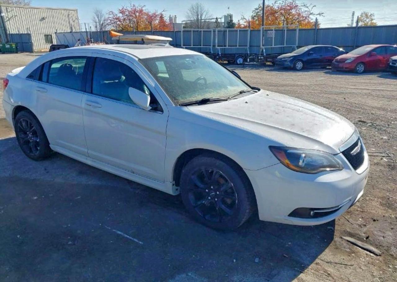 2014 CHRYSLER 200