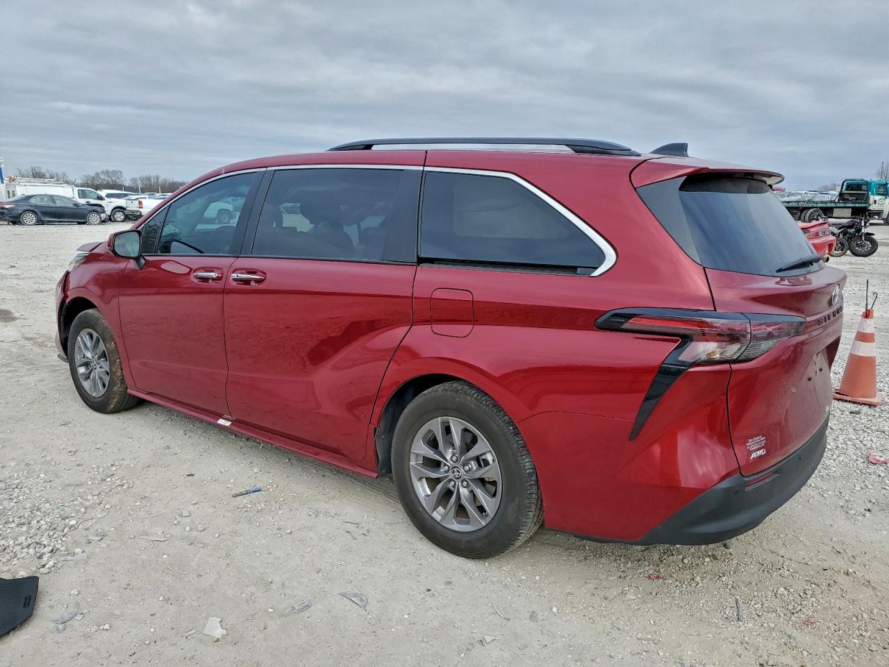 2024 TOYOTA SIENNA