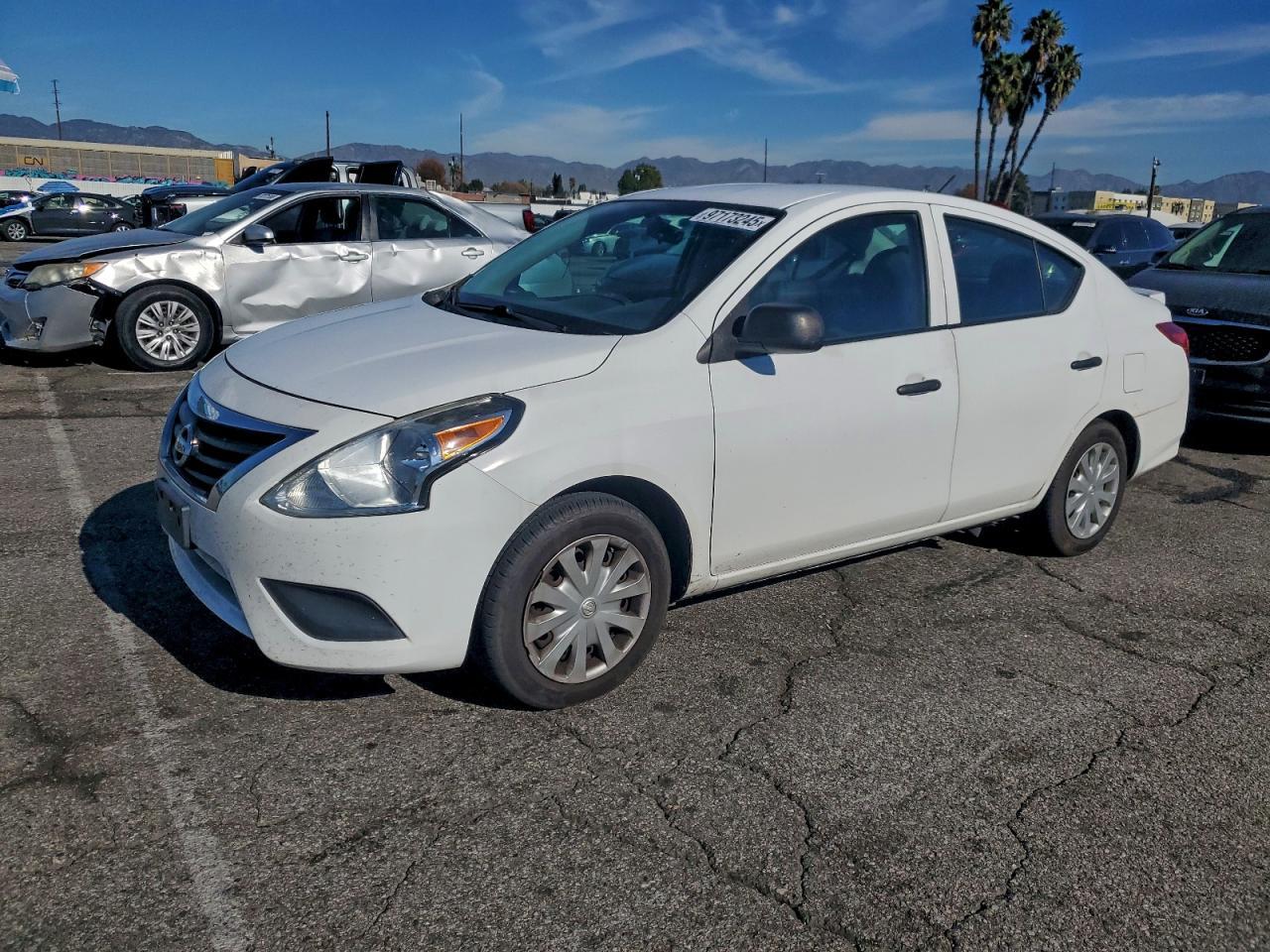 2015 NISSAN VERSA