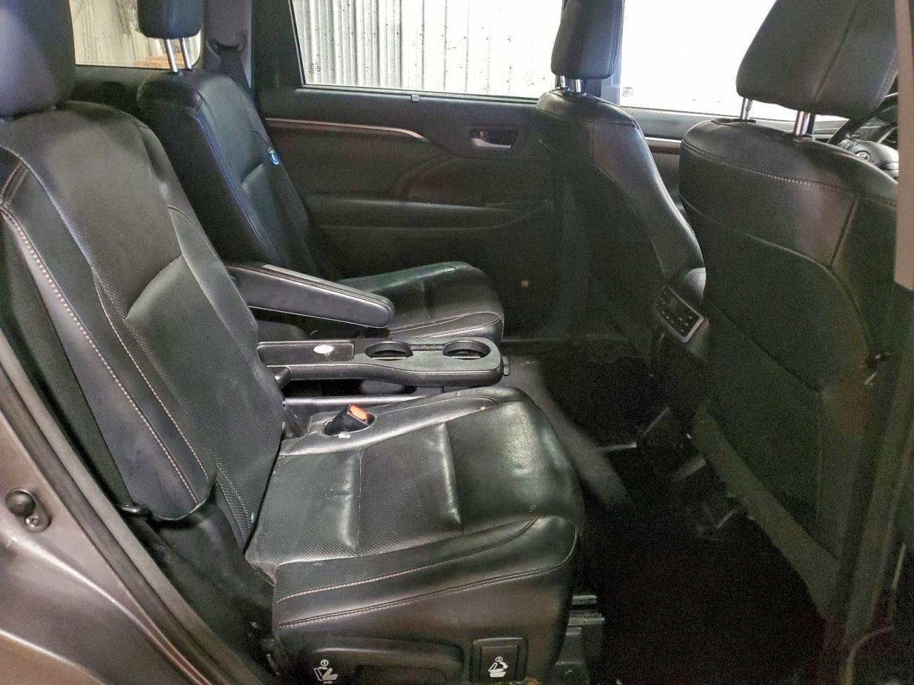 2015 TOYOTA HIGHLANDER