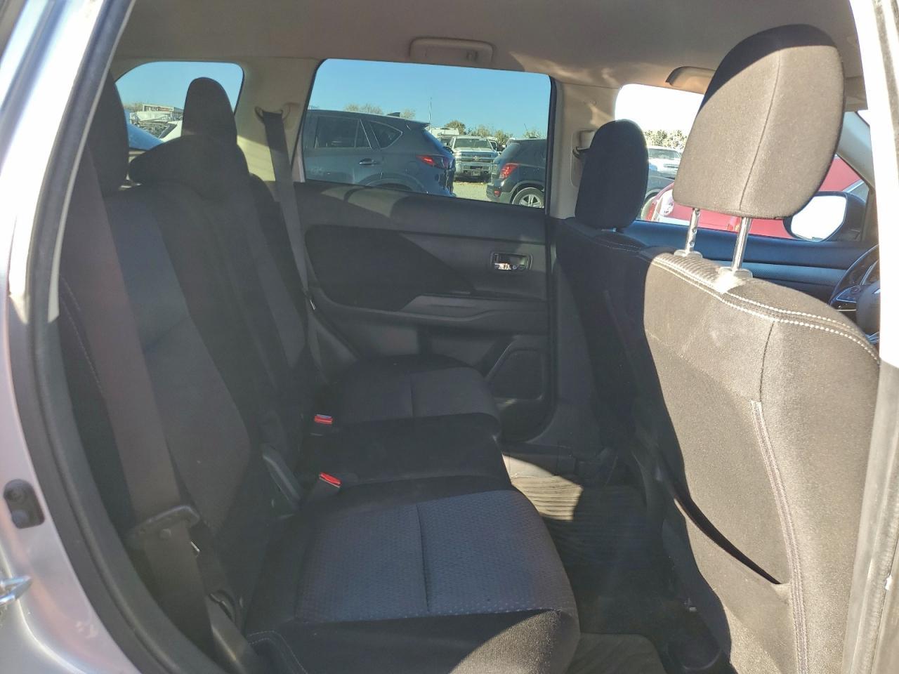 2016 MITSUBISHI outlander