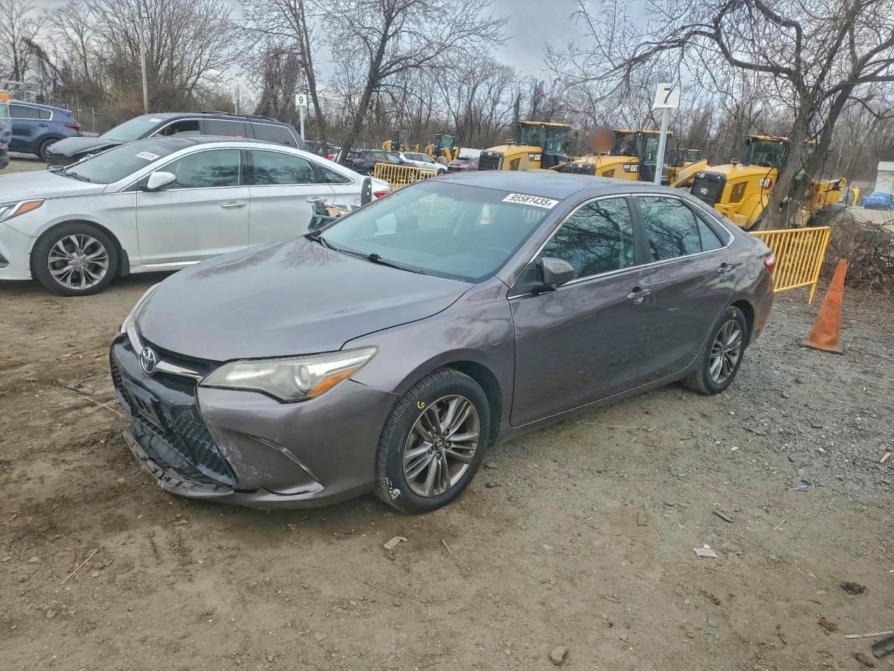 2016 TOYOTA CAMRY