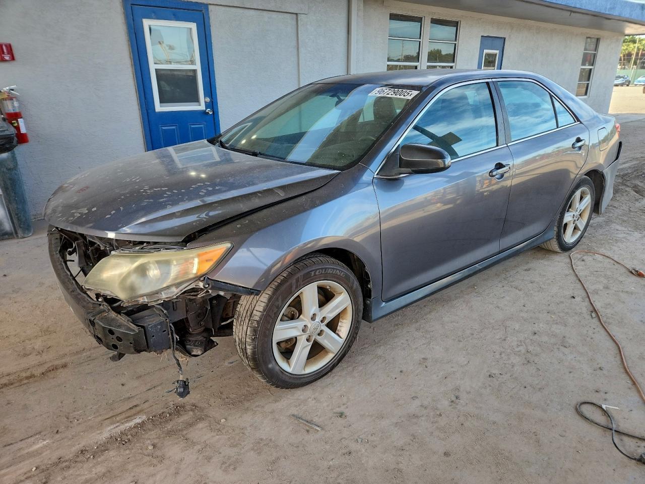2014 TOYOTA CAMRY