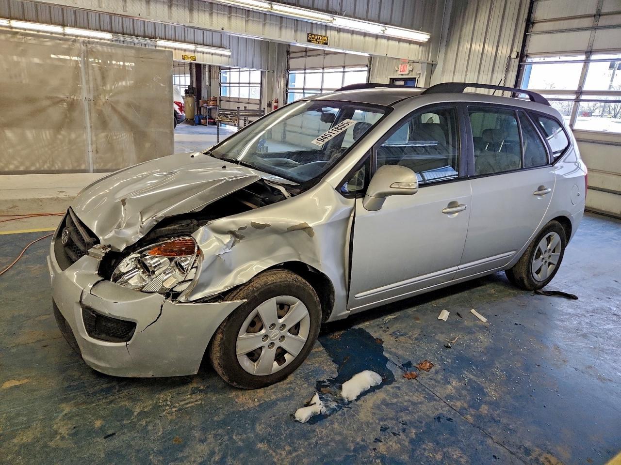 2010 KIA RONDO