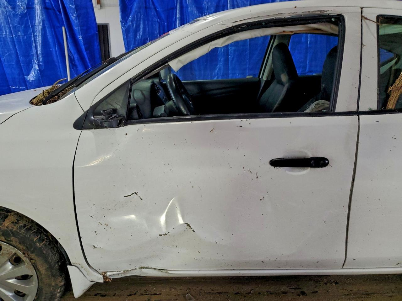 2017 NISSAN VERSA