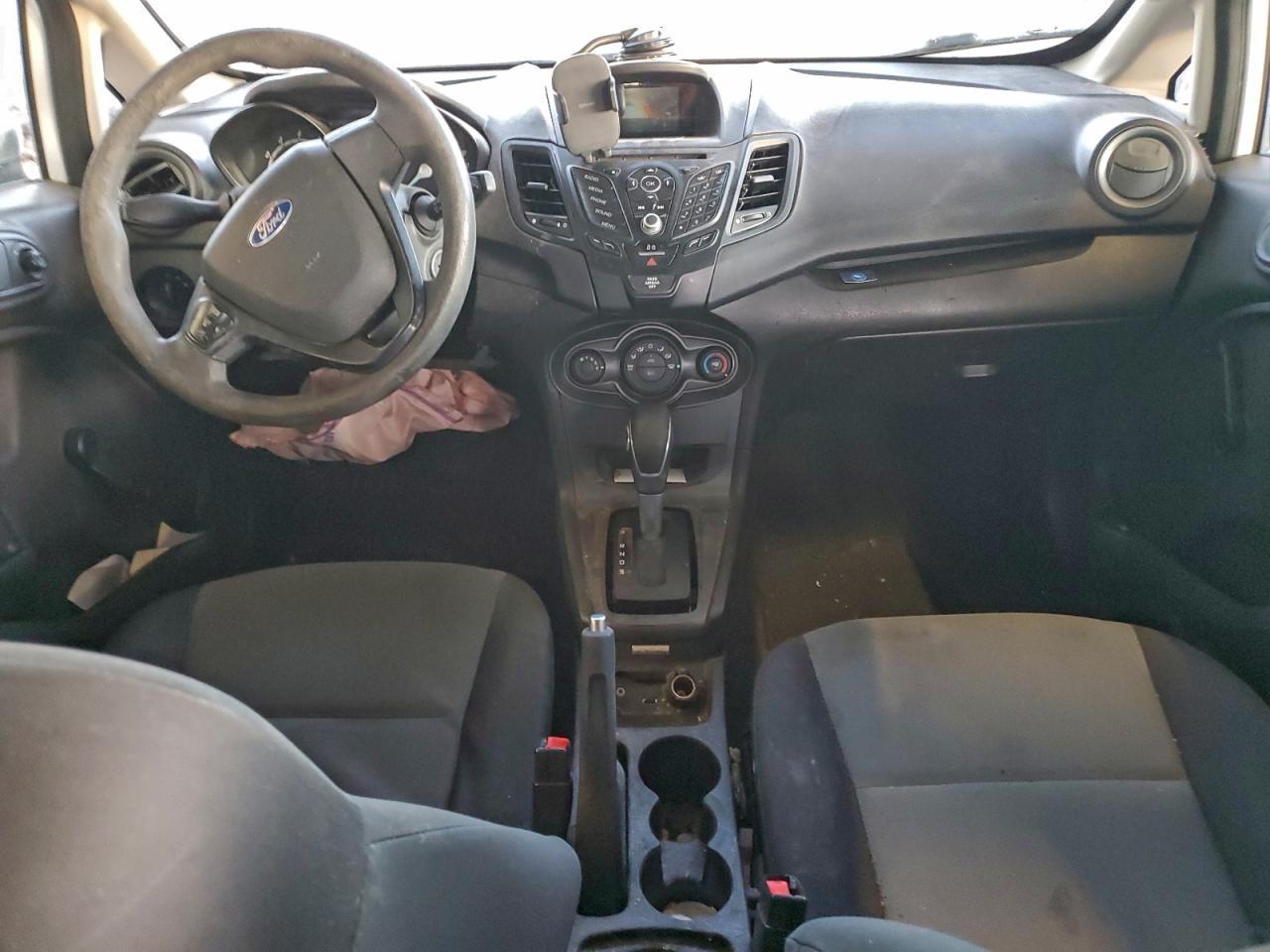 2016 FORD Fiesta