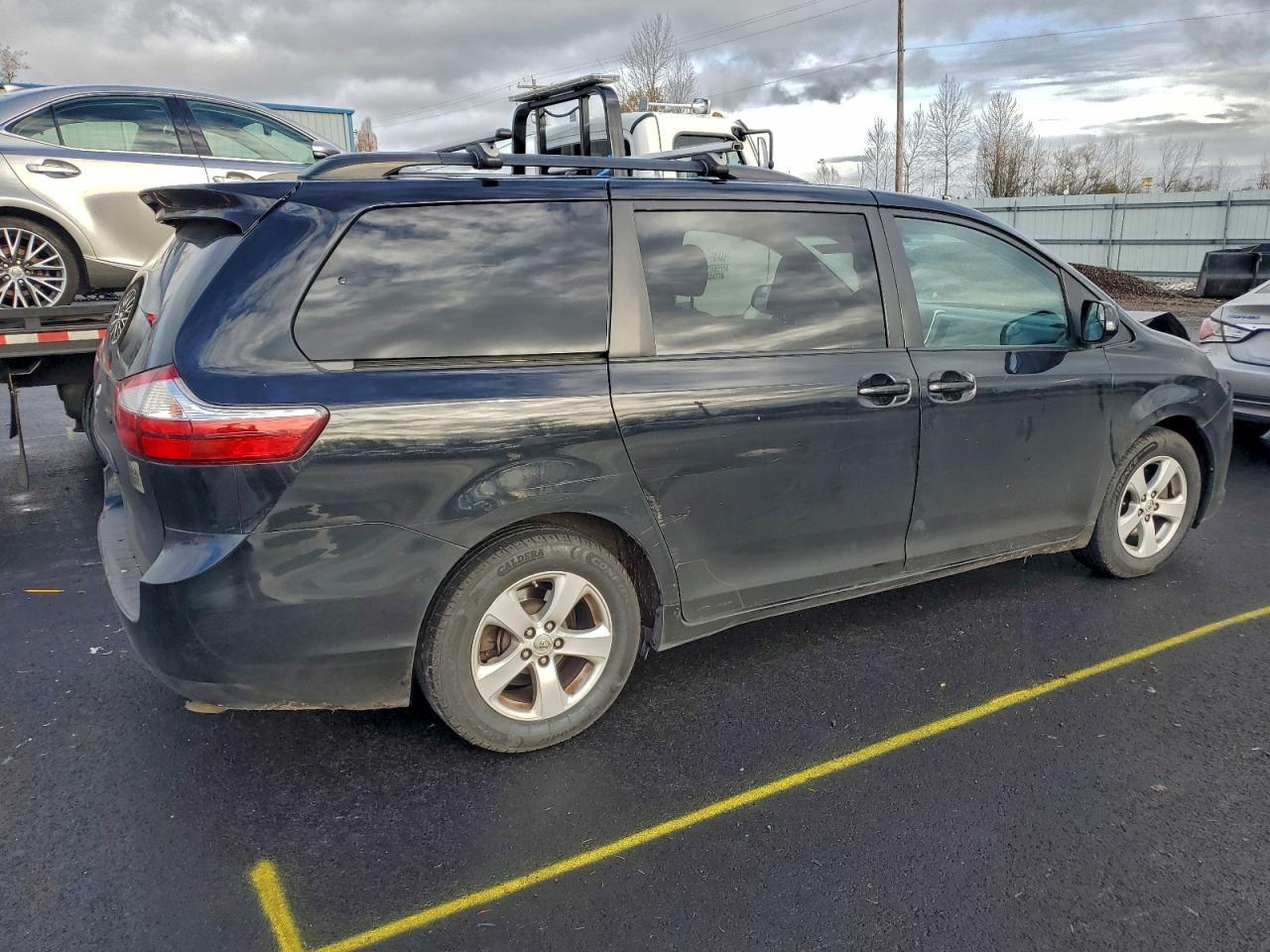 2015 TOYOTA SIENNA