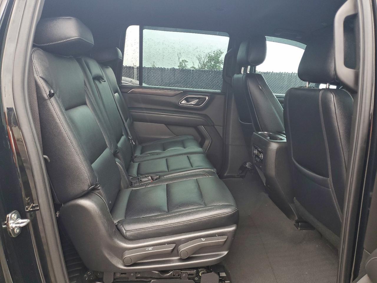 2023 CHEVROLET Suburban