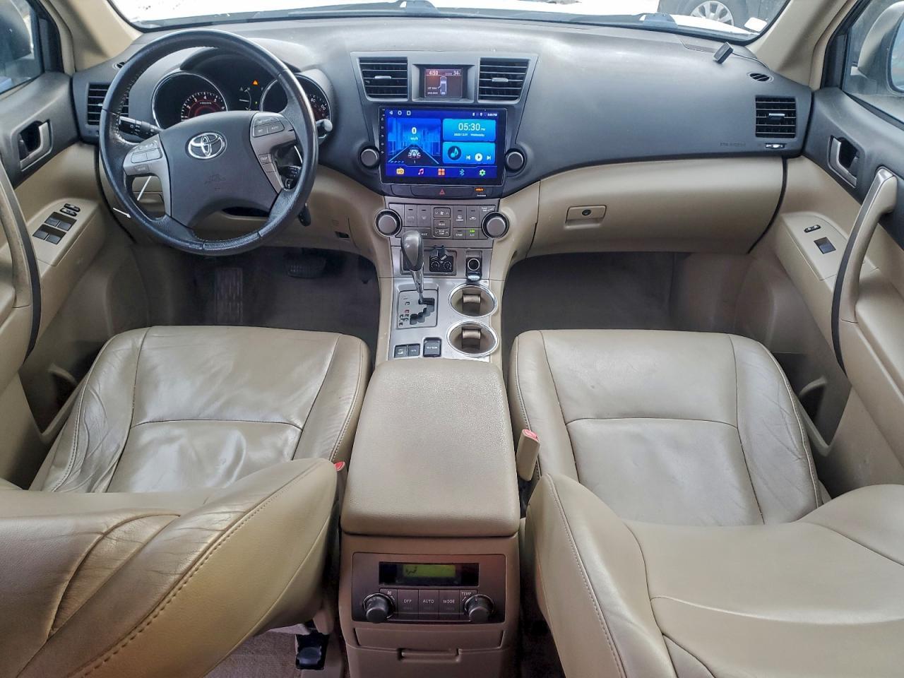 2010 TOYOTA HIGHLANDER