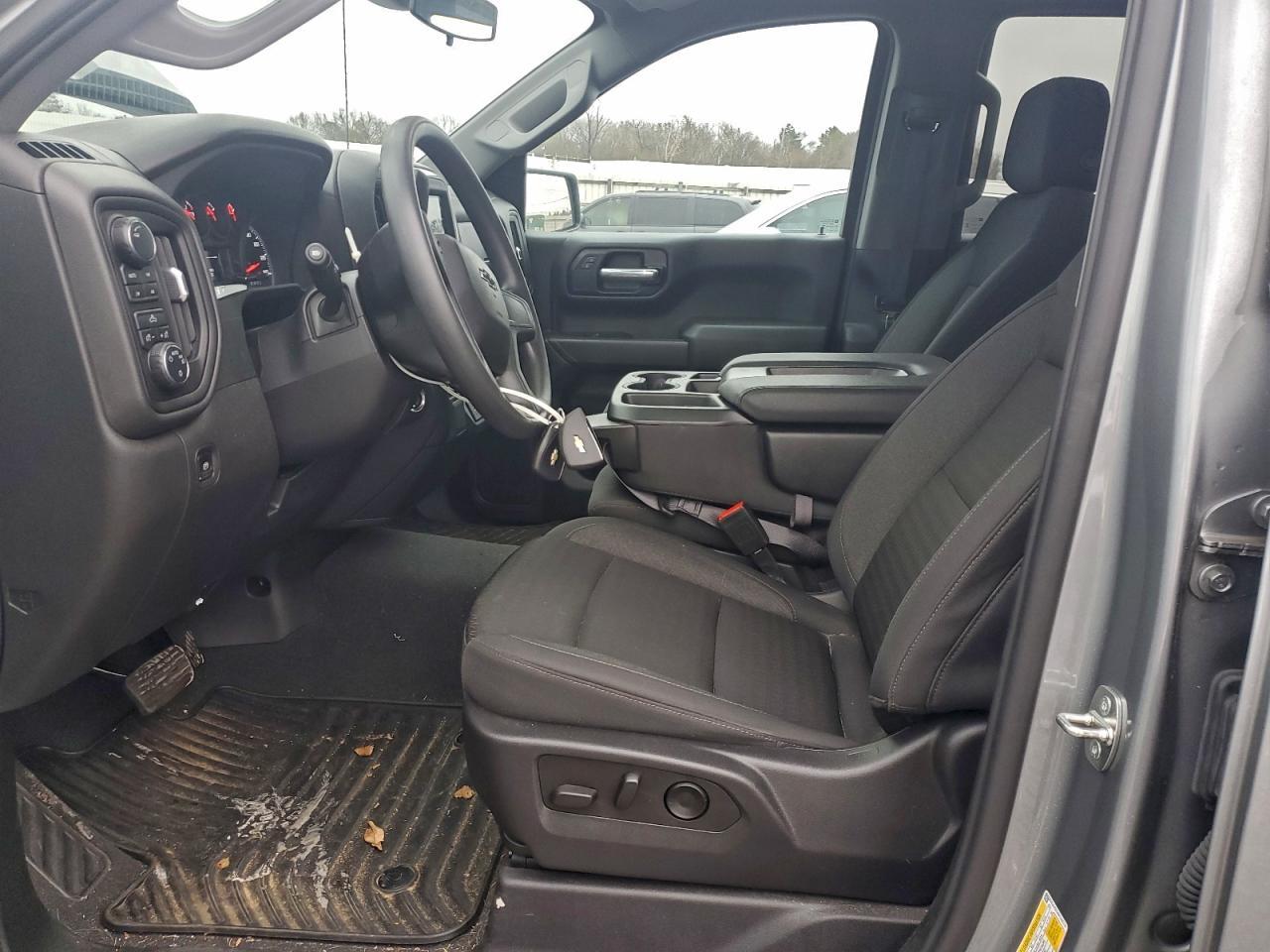 2024 CHEVROLET Silverado