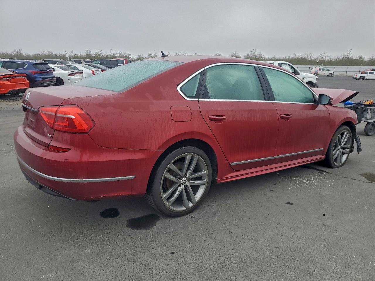 2016 VOLKSWAGEN Passat