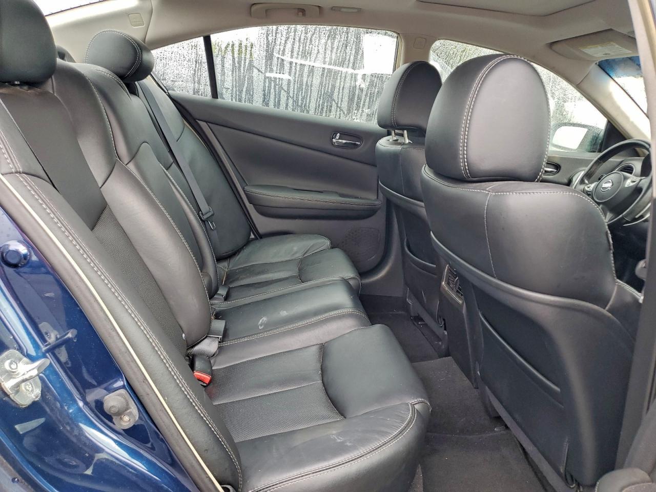 2011 NISSAN Maxima
