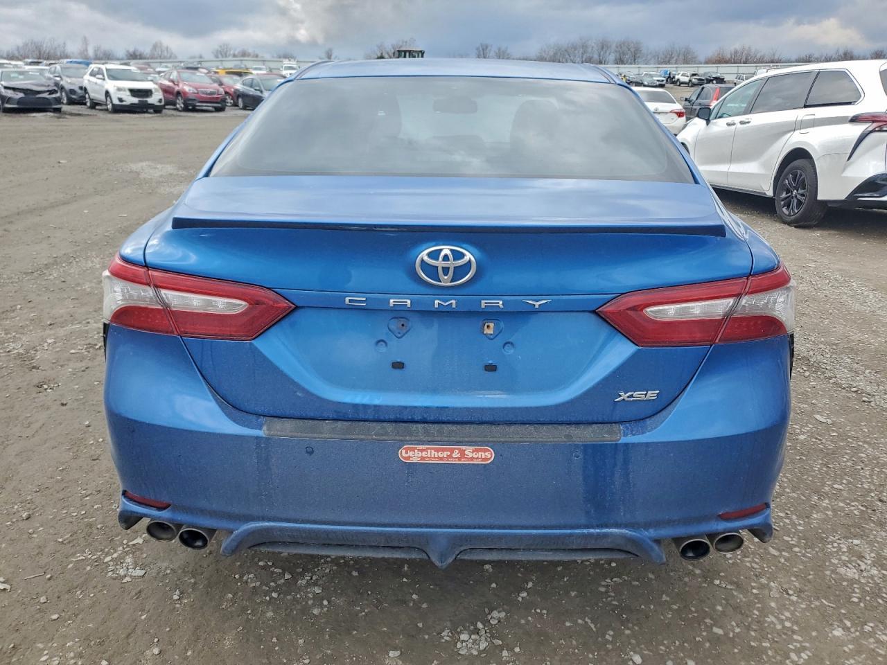 2018 TOYOTA CAMRY