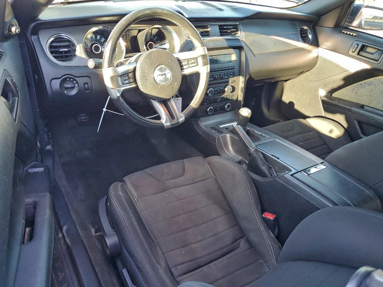 2013 FORD MUSTANG