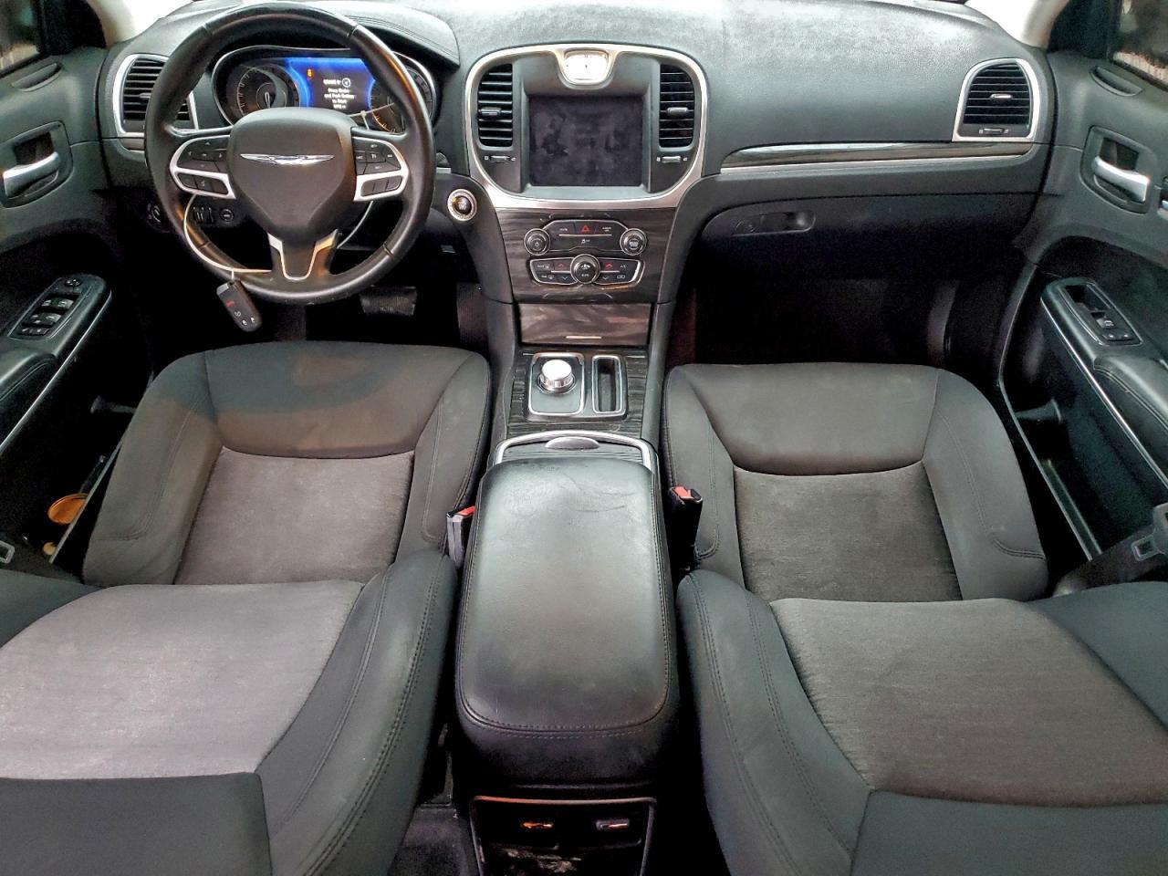 2018 CHRYSLER 300