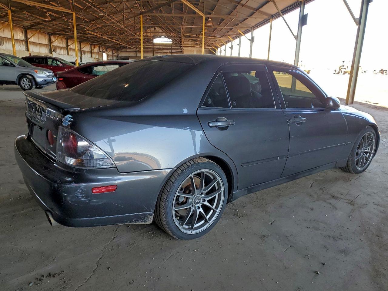2005 LEXUS IS 300