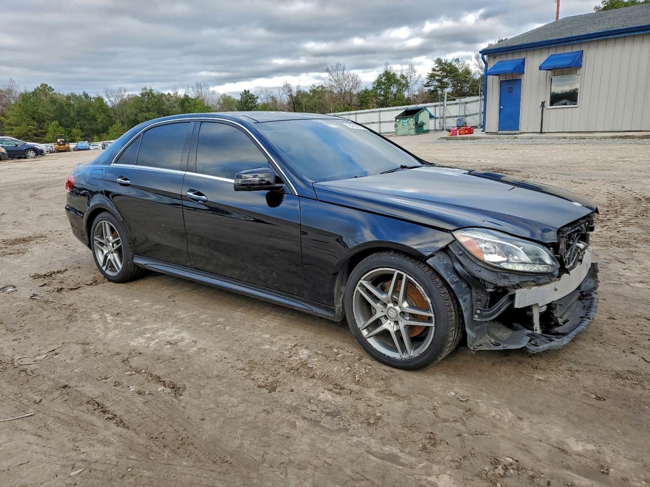2016 MERCEDES-BENZ E-Class