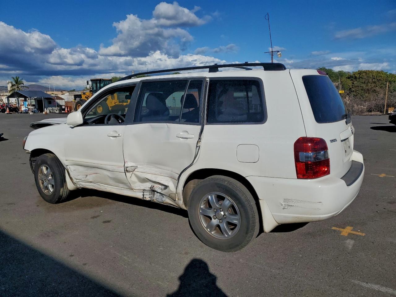 2004 TOYOTA HIGHLANDER