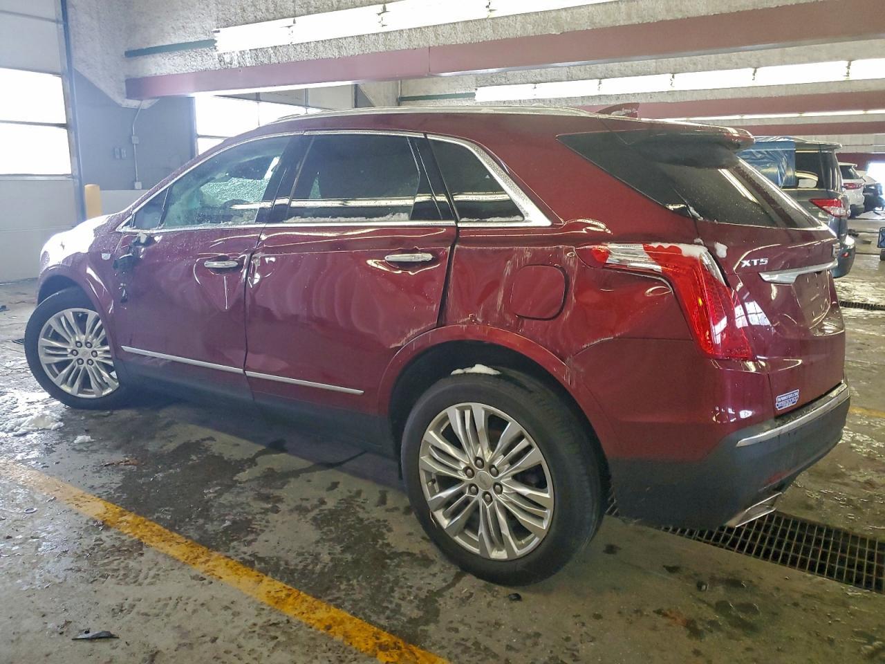 2017 CADILLAC XT5