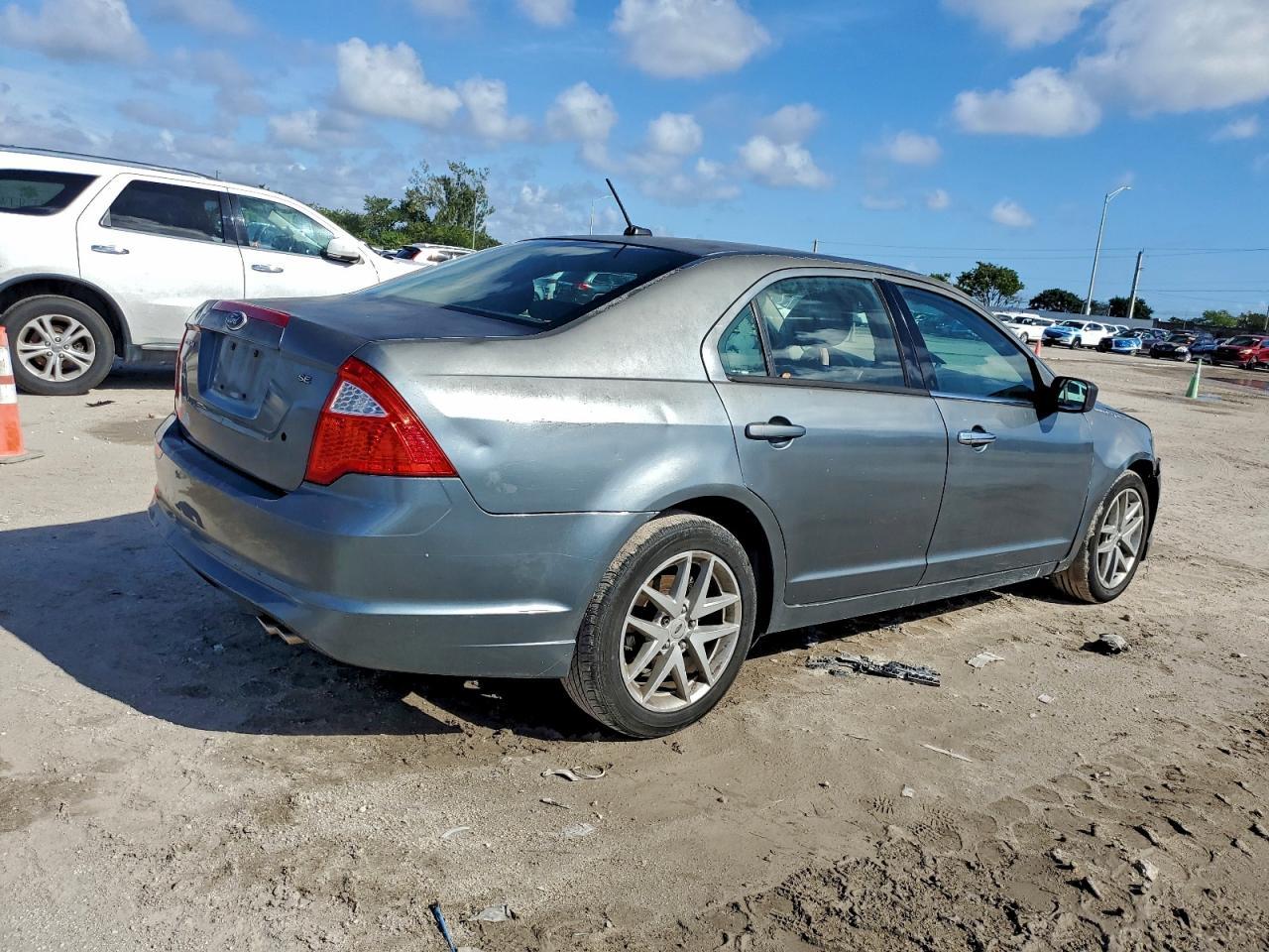 2011 FORD FUSION